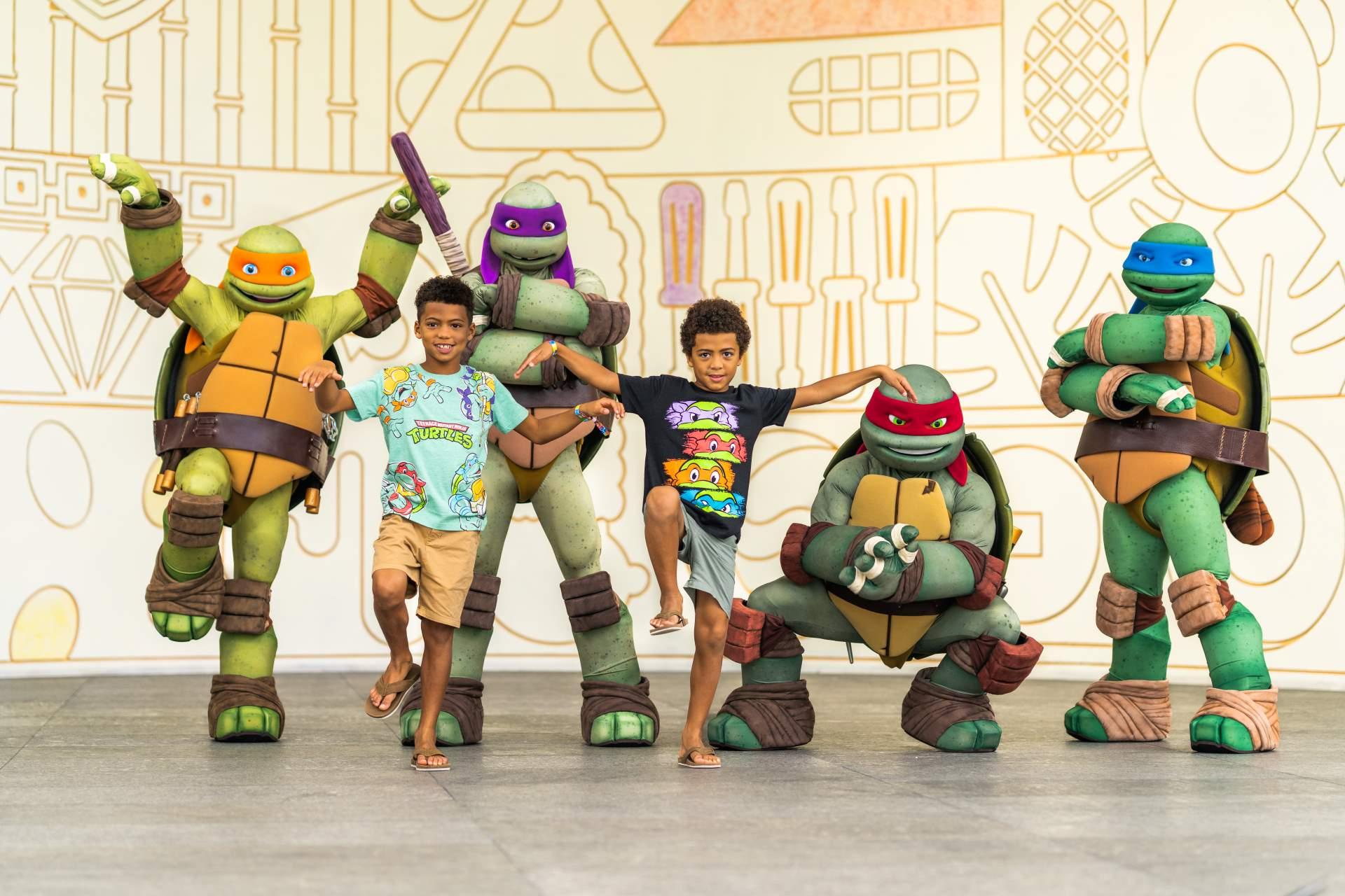 Ninjas Turtle meet and greet with kids