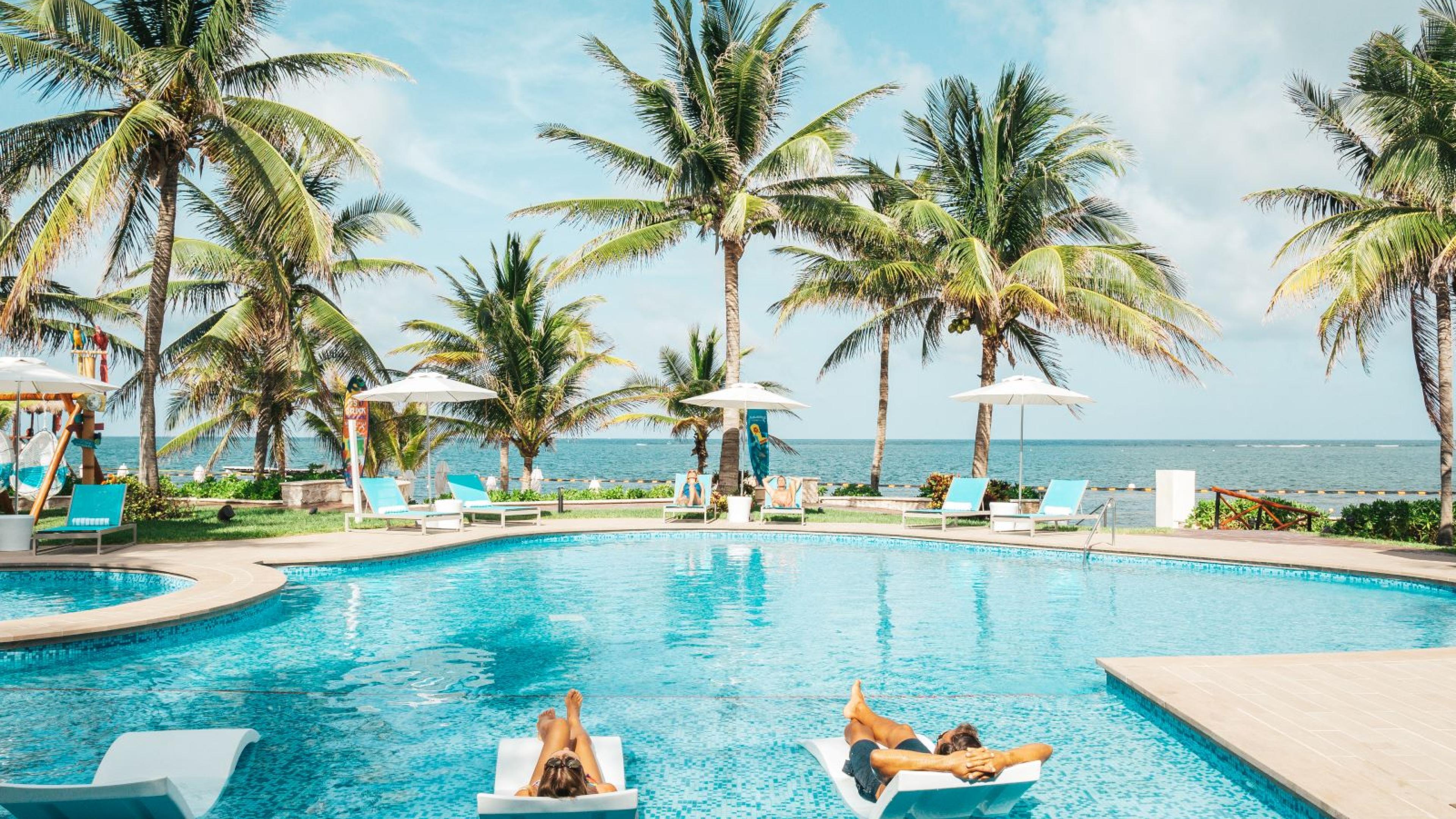 Pool Lifestyle Margaritaville Riviera Cancun 
